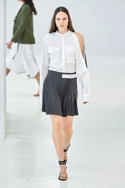 Look 11